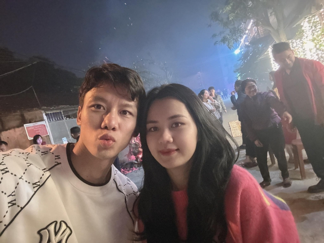 Vợ Quế Ngọc Hải khoe: Thế giới n&agrave;y l&agrave;m tổn thương bao nhi&ecirc;u, chồng sẽ chuyển khoản gấp đ&ocirc;i như vậy - Ảnh 4.