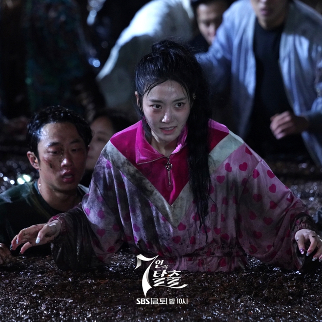 Bom tấn 19+ thay đạo diễn sau lùm xùm bị tẩy chay vì nội dung bạo lực, netizen sợ hỏng cả bộ phim - Ảnh 5.
