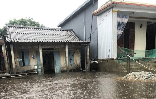 Thừa Thiên - Huế: Có nơi ngập sâu đến 1,3 m do mưa lũ, một số trường học đóng cửa - Ảnh 5.