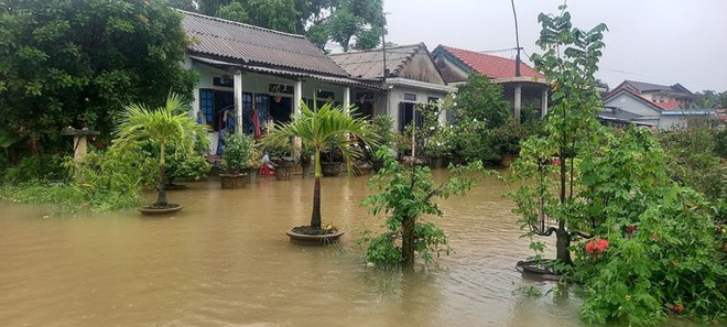 Thừa Thi&ecirc;n - Huế: C&oacute; nơi ngập s&acirc;u đến 1,3 m do mưa lũ, một số trường học đ&oacute;ng cửa - Ảnh 1.
