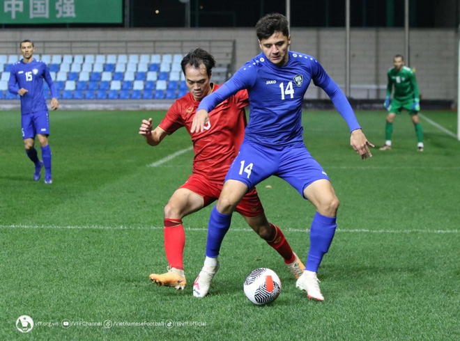 Dư âm ĐT Việt Nam 0-2 ĐT Uzbekistan: Công thủ tràn ngập âu lo - Ảnh 3.