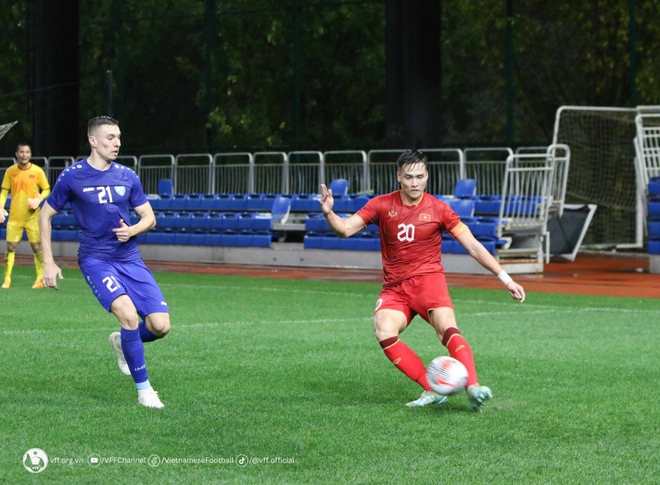 Dư âm ĐT Việt Nam 0-2 ĐT Uzbekistan: Công thủ tràn ngập âu lo - Ảnh 2.