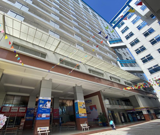 TPHCM: Điều tra vụ thanh ni&ecirc;n rơi lầu tử vong trong trường Đại học Hutech - Ảnh 1.