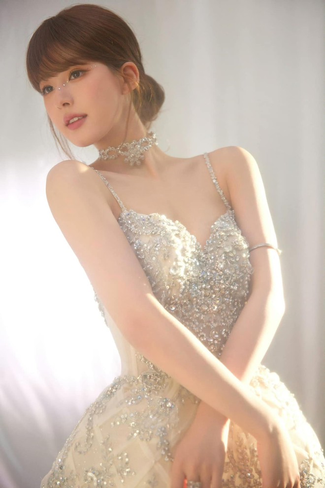 Triệu Lộ Tư - Gương mặt xuất sắc hút ánh nhìn trong loạt ảnh hậu trường, nhan sắc hoàn mỹ cướp trọn spotlight