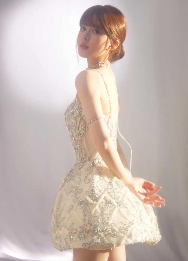 Triệu Lộ Tư - Gương mặt xuất sắc hút ánh nhìn trong loạt ảnh hậu trường, nhan sắc hoàn mỹ cướp trọn spotlight