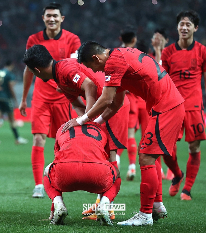 Sao bóng đá chuẩn bị đối đầu tuyển Việt Nam: Từng có mối tình 3 tháng với Hyomin (T-ara), vừa ghi được bàn thắng đầy xúc động - Ảnh 3.