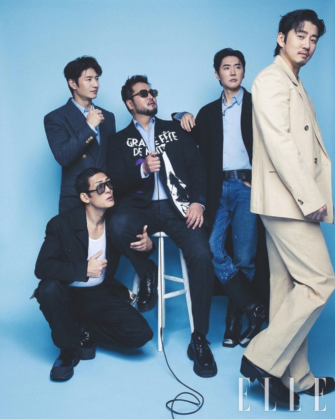 Ca sĩ đ&igrave;nh đ&aacute;m bị n&eacute;m đ&aacute; dữ dội v&igrave; l&aacute;ch luật thu&ecirc; xe cứu thương chở đi diễn, t&agrave;i xế bị kết &aacute;n 1 năm rưỡi t&ugrave; giam - Ảnh 3.