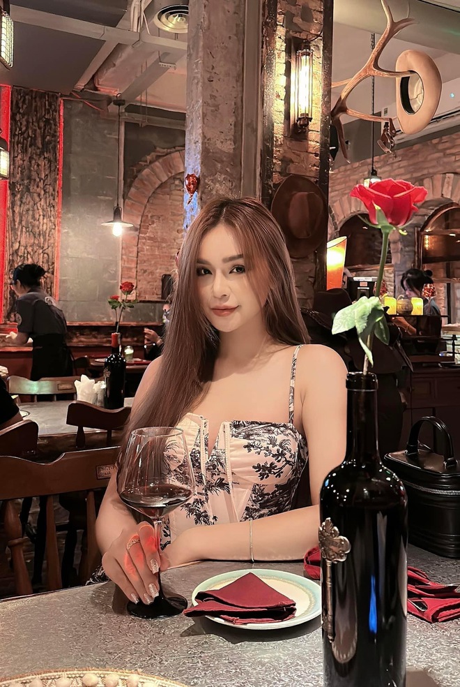 Quán quân The New Mentor Lê Thu Trang: Sở hữu nhan sắc chuẩn Hoa hậu, style ngoài đời cực &quot;cháy&quot; - Ảnh 2.