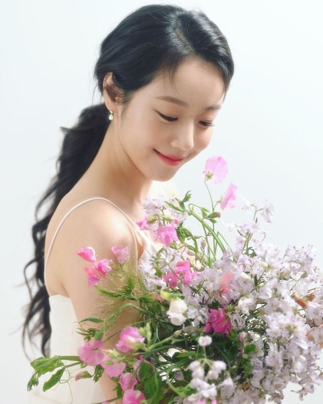 Ngỡ ng&agrave;ng profile mỹ nh&acirc;n Khi Hoa Tr&agrave; Nở: Tốt nghiệp thạc sĩ Đại học Seoul, bố l&agrave; cựu chủ tịch hiệp hội thi&ecirc;n t&agrave;i - Ảnh 5.