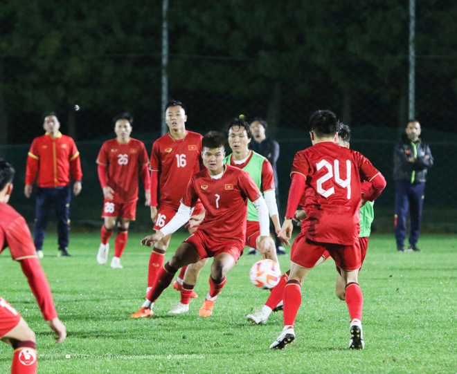 BLV Quang Huy: “Đừng trách Hàn Quốc coi thường ĐTVN, hãy phấn đấu để ngang bằng họ!” - Ảnh 2.