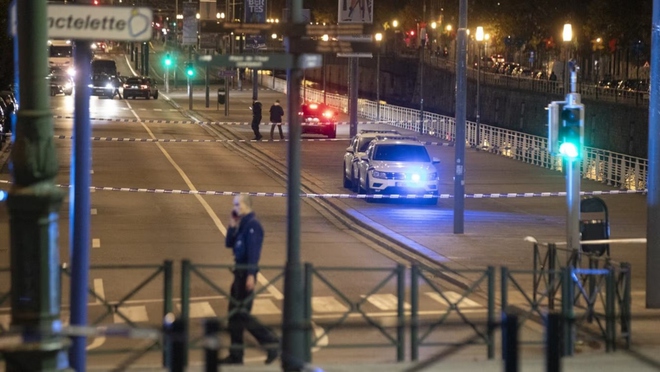 Nổ súng khiến 2 người thiệt mạng tại Brussels, nghi phạm bỏ trốn - Ảnh 1.