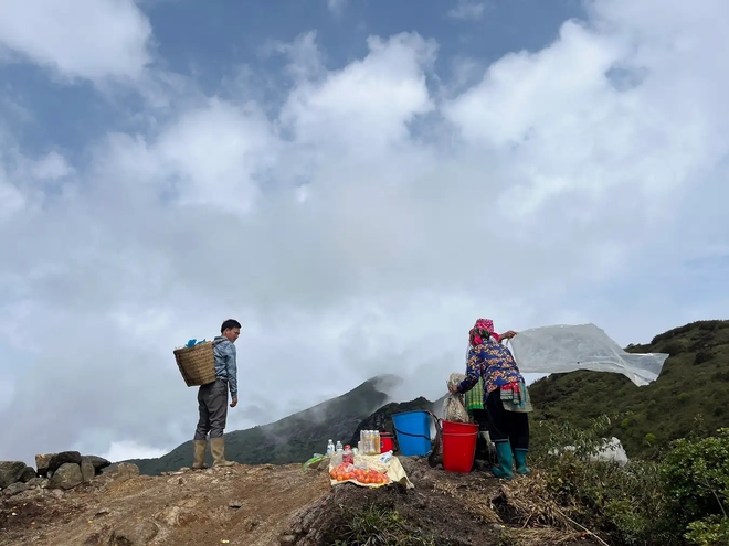 Phát hiện điểm leo núi có cái tên đặc biệt cách Hà Nội hơn 400km, du khách nhận xét “không phải ai cũng đi được” - Ảnh 10.