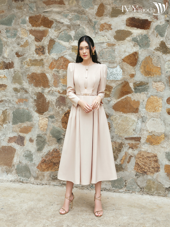 Váy Liền Tay Ngắn Mẫu Dài Quá Đầu Gối Rộng Rãi Cổ Tròn Hoa Nhí Đục Lỗ Cổ  Điển Kiểu Pháp Mùa Hè Thời Thượng Hàn Quốc Cho Nữ - Đầm, váy