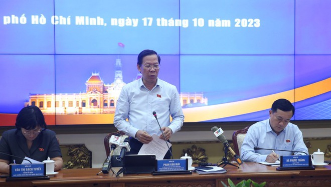 Chủ tịch Phan Văn M&atilde;i: TP HCM nghi&ecirc;n cứu miễn học ph&iacute; cho học sinh - Ảnh 1.