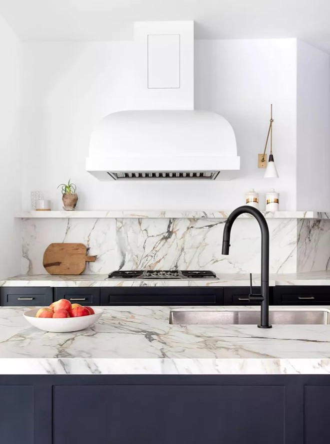 Đảo bếp t&iacute;ch hợp bồn rửa - thiết kế bạn nhất định phải thử cho căn bếp gia đ&igrave;nh - Ảnh 3.