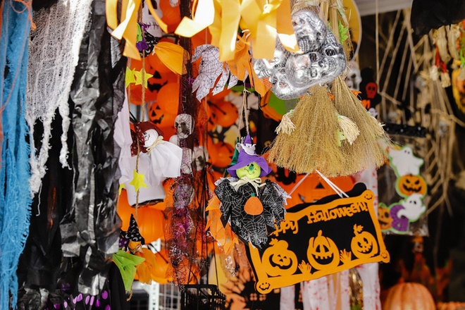 Ngập tràn đồ chơi kinh dị trên phố Hàng Mã trước thềm Halloween - Ảnh 11.