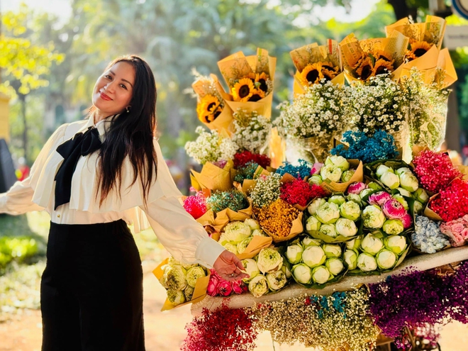 Khánh Thi quyến rũ đến mê hồn trong bức ảnh kỷ niệm 'mùa hoa đẹp nhất' ở Hà Nội