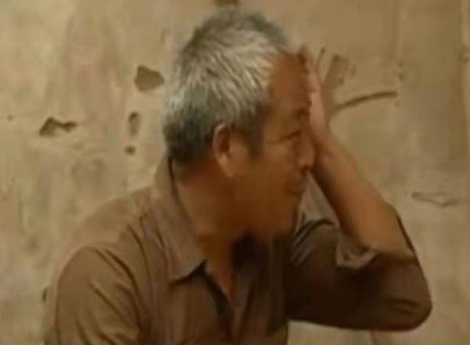 Bí ẩn ngôi làng tóc bạc ở Trung Quốc: Chuyên gia đến điều tra cũng bạc đầu theo - Ảnh 1.