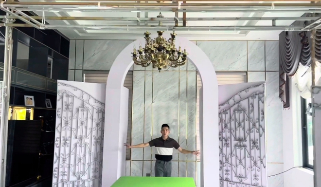 Kh&ocirc;ng kh&iacute; trước thềm lễ ăn hỏi sao nam Vbiz v&agrave; bạn trai: Tổ chức ở biệt thự khủng, 1 chi tiết lạ ở cổng hoa - Ảnh 4.