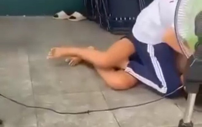 X&ocirc;n xao clip nữ sinh ở TP.HCM bị đ&aacute;nh, lột quần &aacute;o - Ảnh 1.
