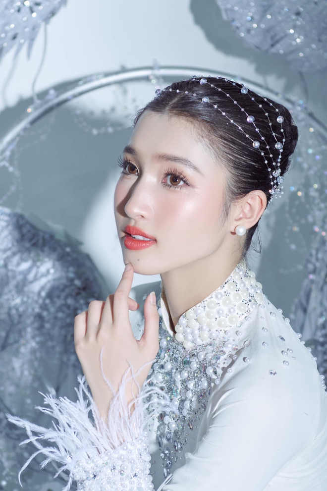 Chính thức hé lộ trang phục dân tộc nặng 10kg của Á hậu Phương Nhi ở Miss International - Ảnh 3.
