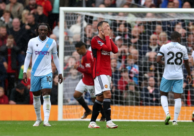 MU khởi đầu tệ nhất sau 34 năm: &ldquo;Ghế n&oacute;ng&rdquo; của Erik ten Hag lung lay dữ dội - Ảnh 3.