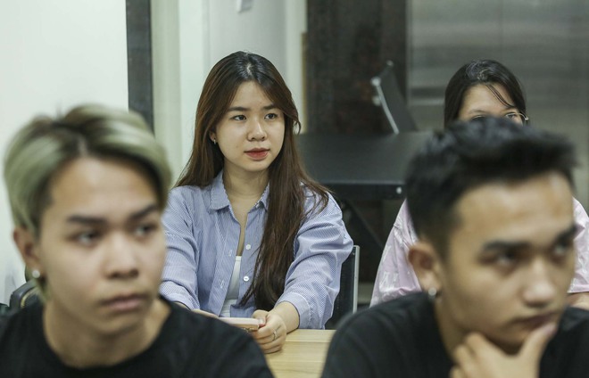 Suýt bị chia tay vì chụp ảnh người yêu quá xấu, nhiều bạn trẻ ở Hà Nội chi tiền triệu đi học chụp hình bằng điện thoại - Ảnh 2.