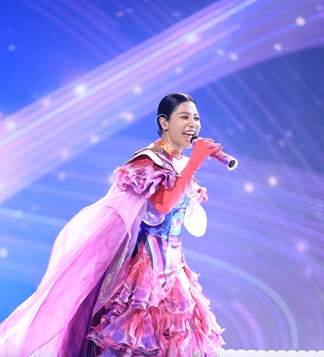 Sứa Thủy Tinh lộ mặt: Là thí sinh The Voice, Quán quân 2 show âm nhạc nhưng đều chiến thắng rất cồng kềnh - Ảnh 4.