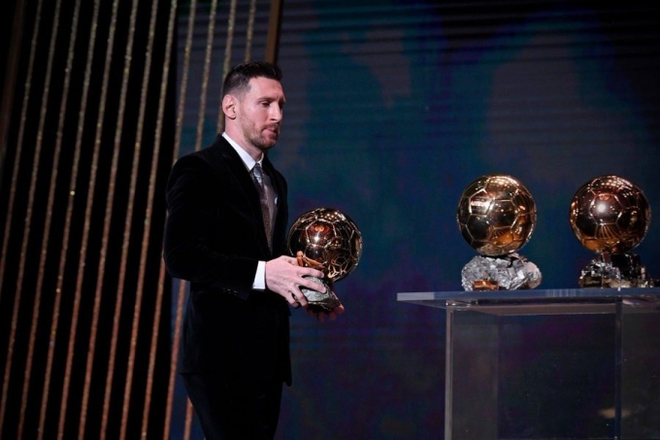 Messi cùng cả gia đình lên lịch đến Paris, sẵn sàng cho danh hiệu Quả bóng vàng lịch sử - Ảnh 2.