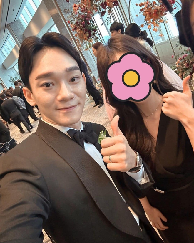 Chen (EXO) tổ chức đám cưới sau 3 năm đăng ký kết hôn: Thành viên EXO hội tụ, cô dâu lần đầu lộ visual gây bão MXH - Ảnh 4.