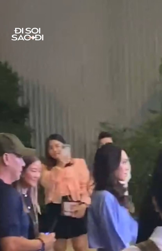 Cuối tuần bận rộn của vệ sĩ quốc d&acirc;n: Từ họp b&aacute;o BamBam lập tức ra s&acirc;n bay đ&oacute;n Super Junior, h&ocirc;m sau lại hộ tống Mỹ T&acirc;m - Ảnh 7.