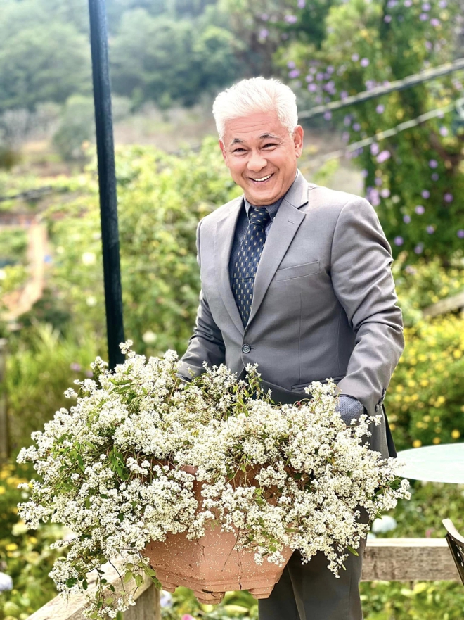 Cuối tuần bận rộn của vệ sĩ quốc d&acirc;n: Từ họp b&aacute;o BamBam lập tức ra s&acirc;n bay đ&oacute;n Super Junior, h&ocirc;m sau lại hộ tống Mỹ T&acirc;m - Ảnh 1.