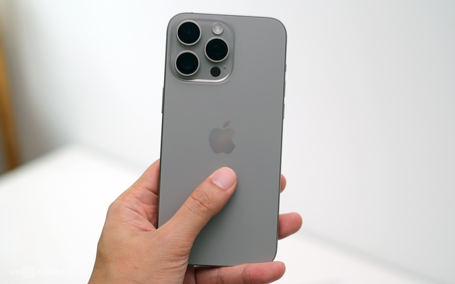 Loạt smartphone b&aacute;n chạy trong th&aacute;ng 9: Đa số l&agrave; m&aacute;y Android tầm trung, một mẫu iPhone đời cũ g&acirc;y bất ngờ - Ảnh 6.