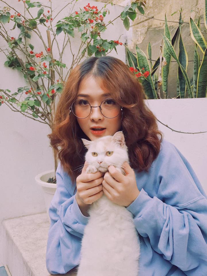 Cameo phim Việt l&ecirc;n h&igrave;nh v&agrave;i ph&uacute;t m&agrave; được truy t&igrave;m v&igrave; qu&aacute; xinh, ho&aacute; ra l&agrave; hotgirl từng g&acirc;y sốt v&igrave; 1 tấm ảnh - Ảnh 6.