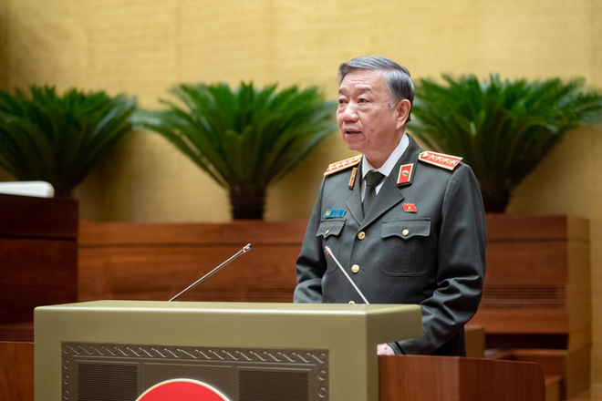 Bộ trưởng T&ocirc; L&acirc;m n&oacute;i r&otilde; về th&ocirc;ng tin d&ugrave;ng thẻ căn cước c&ocirc;ng d&acirc;n bị theo d&otilde;i - Ảnh 1.