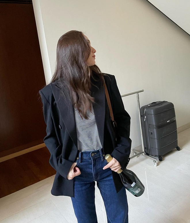 Học Krystal cách diện blazer không cầu kỳ mà vẫn sang - Ảnh 1.