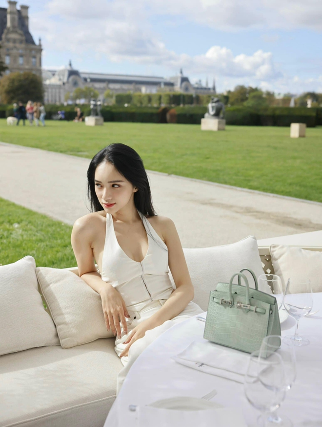 Hương Giang ăn theo chế độ 16/8 để giảm c&acirc;n nhanh m&agrave; vẫn giữ da dẻ căng mịn - Ảnh 4.