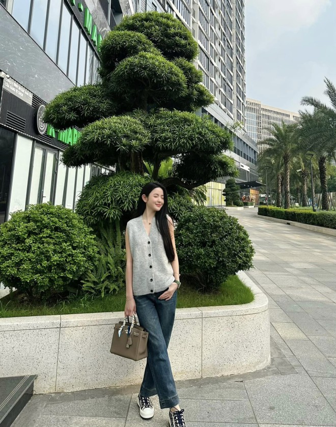 Quang Hải quay bạn g&aacute;i Chu Thanh Huyền nhưng qu&ecirc;n d&ugrave;ng app, liệu c&oacute; kh&aacute;c so với ảnh tự đăng - Ảnh 4.