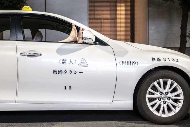 Chuyện ở quốc gia cứ 10 người th&igrave; c&oacute; 1 người gi&agrave;: 80 tuổi vẫn l&agrave;m t&agrave;i xế taxi, 90 tuổi l&agrave;m nh&acirc;n vi&ecirc;n McDonalds, người đầu bạc th&agrave;nh phao cứu sinh cho cả loạt doanh nghiệp - Ảnh 1.