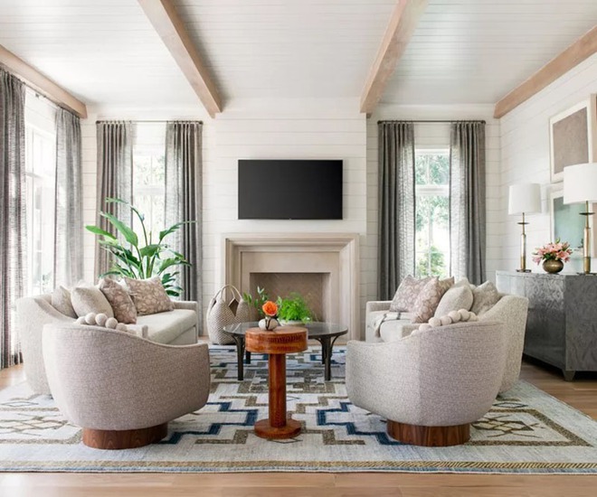 8 quy tắc thiết kế giúp cải thiện đáng kể không gian phòng khách chật hẹp - Ảnh 1.