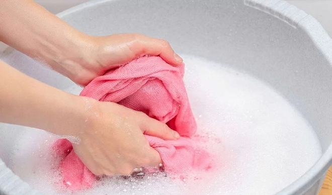 6 việc nhỏ làm trong phòng tắm, nhà vệ sinh đang hủy hoại sức khỏe của bạn từng ngày - Ảnh 2. 6 việc nhỏ làm trong phòng tắm, nhà vệ sinh đang hủy hoại sức khỏe của bạn từng ngày - Ảnh 2.