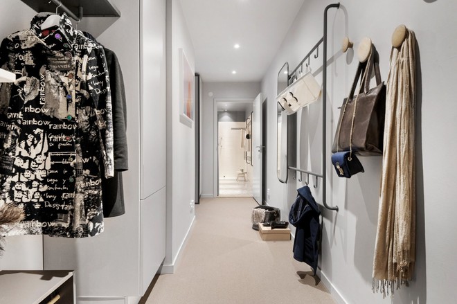 Căn hộ 54m2 c&oacute; ban c&ocirc;ng nối từ ph&ograve;ng kh&aacute;ch sang ph&ograve;ng ngủ si&ecirc;u tho&aacute;ng - Ảnh 1.