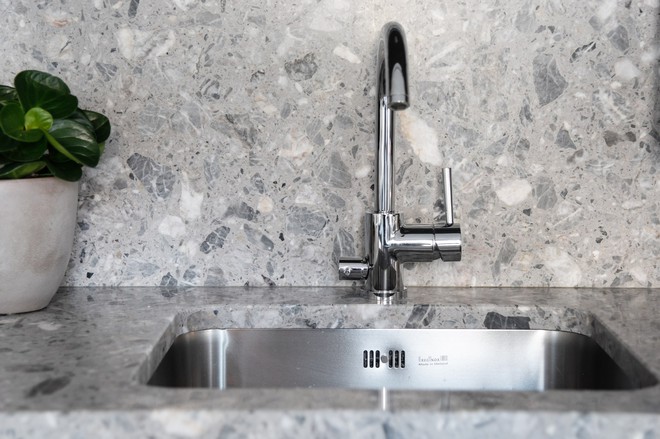 Căn hộ 54m2 c&oacute; ban c&ocirc;ng nối từ ph&ograve;ng kh&aacute;ch sang ph&ograve;ng ngủ si&ecirc;u tho&aacute;ng - Ảnh 8.