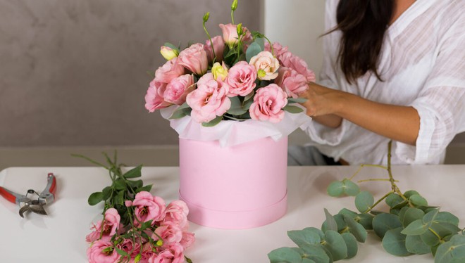 Bí quyết giữ hoa cắm trong hộp tươi lâu, để cả tuần cũng không sợ tàn - Ảnh 1.