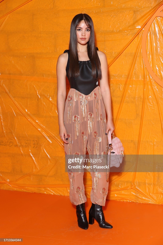 Hyein khoe visual thách thức Getty Images, Taeyeon - Amber sáng bừng giữa dàn sao đổ bộ show Louis Vuitton - Ảnh 9.