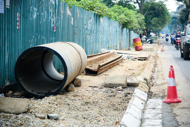 Đường Lương Thế Vinh tiếp tục xuất hiện nhiều l&ocirc; cốt - Ảnh 9.