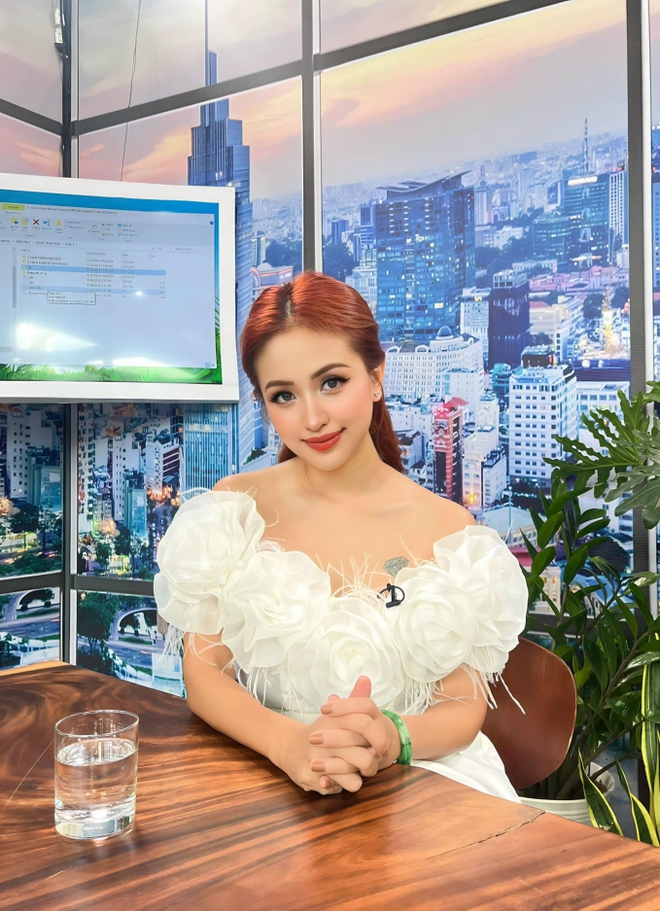 Chị đẹp từng trắng tay khi ly h&ocirc;n năm 27 tuổi, tuyệt vọng v&igrave; vấn đề sức khoẻ, giờ c&oacute; cuộc sống đ&aacute;ng mơ! - Ảnh 1.