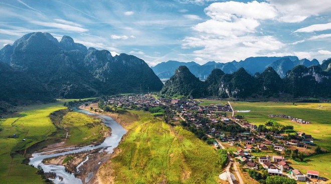 Có gì ở ngôi làng Việt Nam gần kỳ quan nổi tiếng, vừa được vinh danh là Làng du lịch tốt nhất thế giới?  - Ảnh 1.