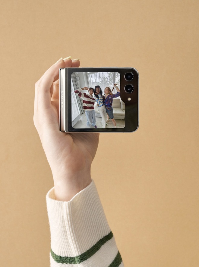 5 lý do khiến giới trẻ mê mẩn smartphone gập “quốc dân” của Samsung - Ảnh 4.
