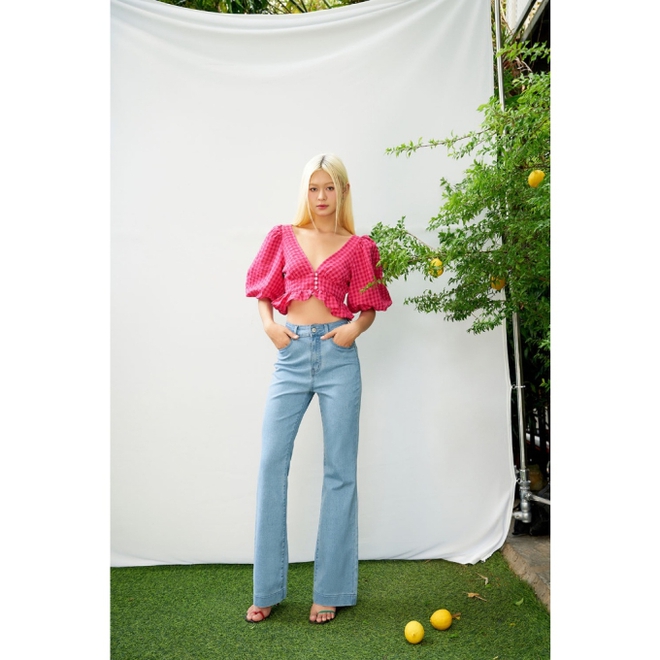 Đ&acirc;y l&agrave; những chiếc quần jeans ch&acirc;n &aacute;i của Jennie, gi&uacute;p c&ocirc; n&agrave;ng hack d&aacute;ng cao r&aacute;o như 1m7 - Ảnh 13.
